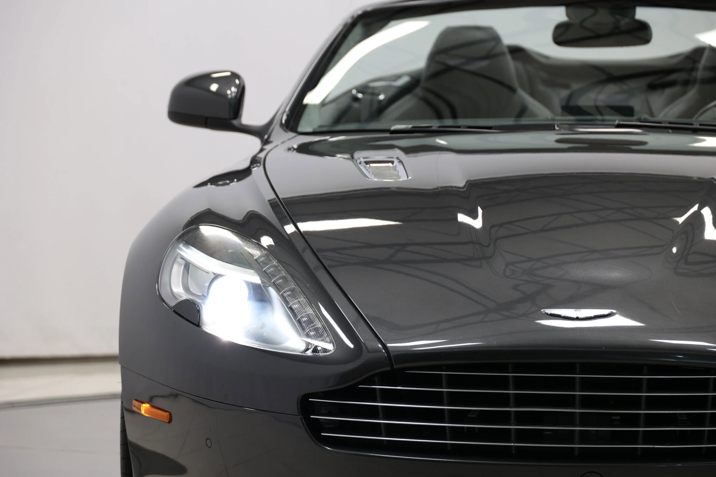 Used 2012 Aston Martin Virage Volante image 96