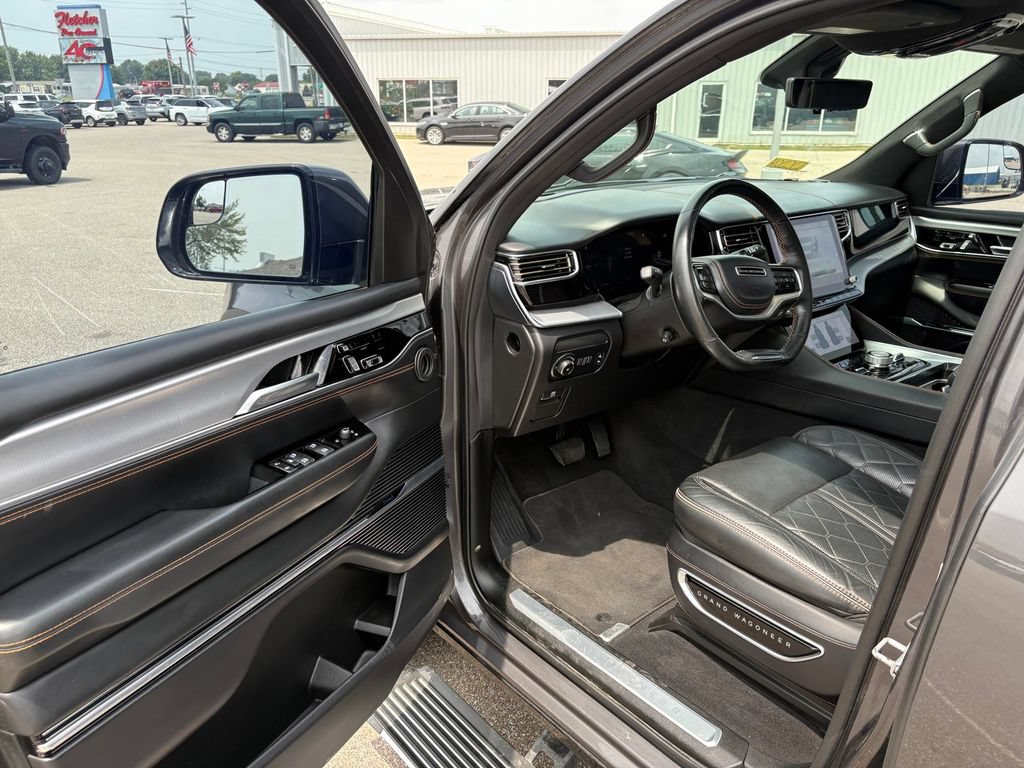 Used 2022 Jeep Grand Wagoneer Series III w/ Flexible Seating Group AWD/4WD image 23