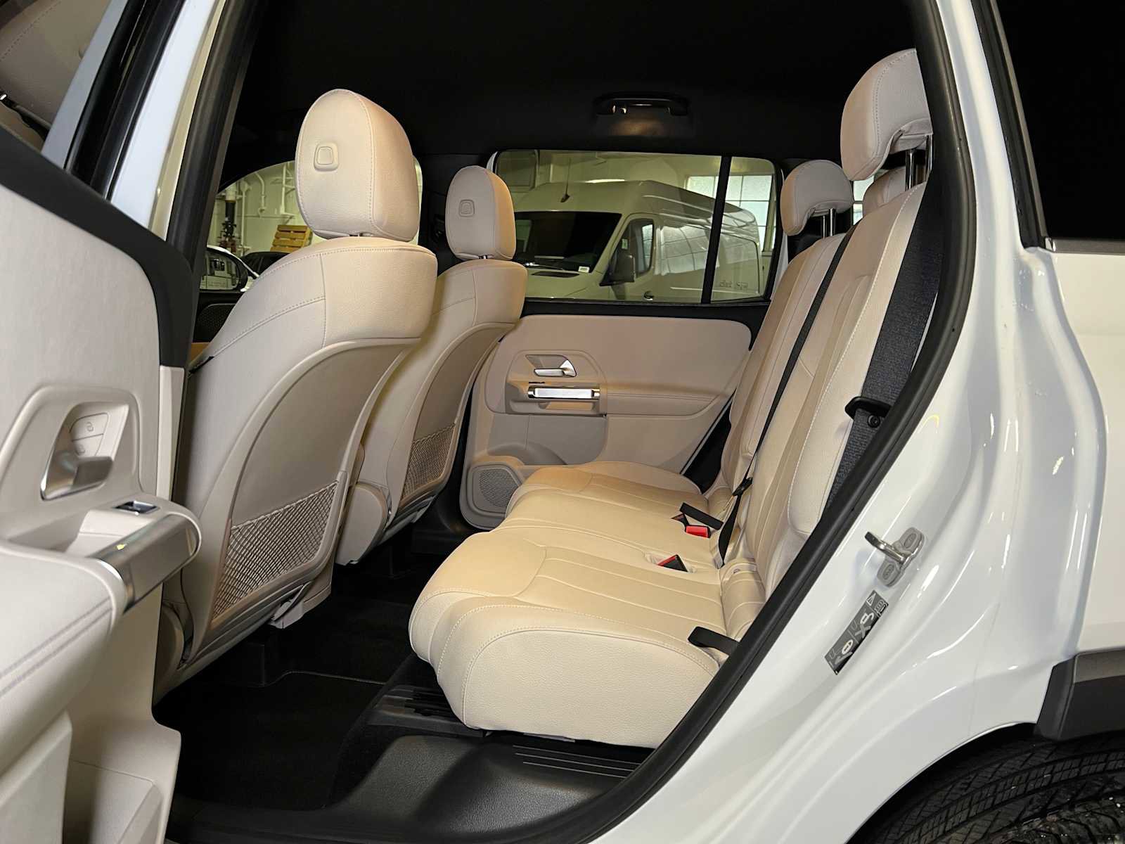 Certified 2025 Mercedes-Benz GLB 250 4MATIC image 19