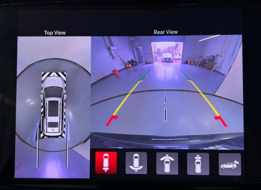 Used 2023 Chrysler Pacifica Limited image 22