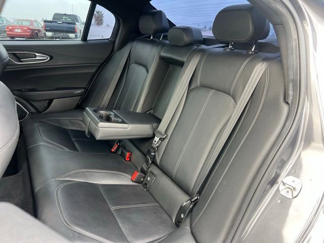 Used 2023 Alfa Romeo Giulia Sprint image 16