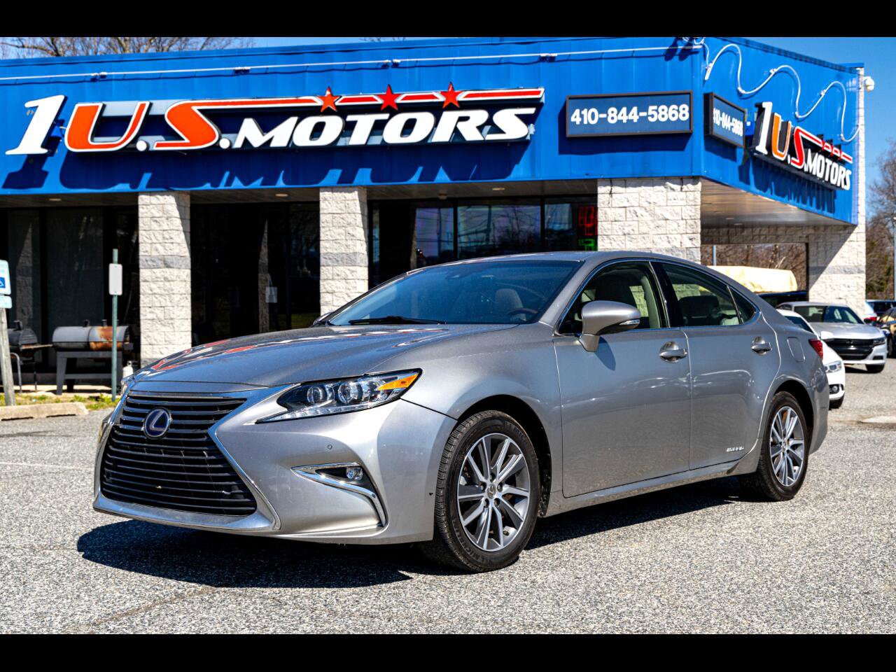 Used 2017 Lexus ES 300h image 1