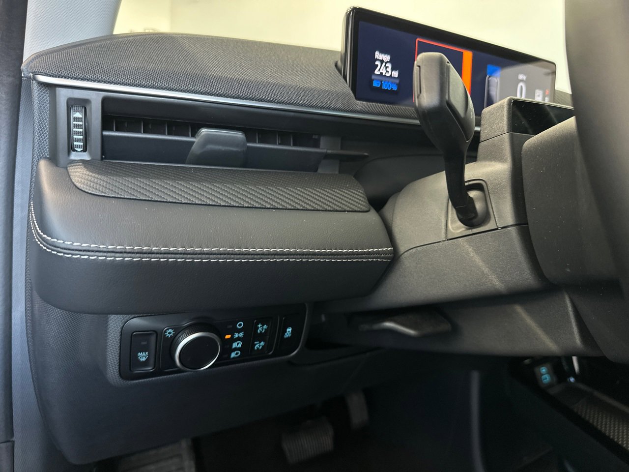 New 2024 Ford Mustang Mach-E Select w/ Comfort Package Lite image 32