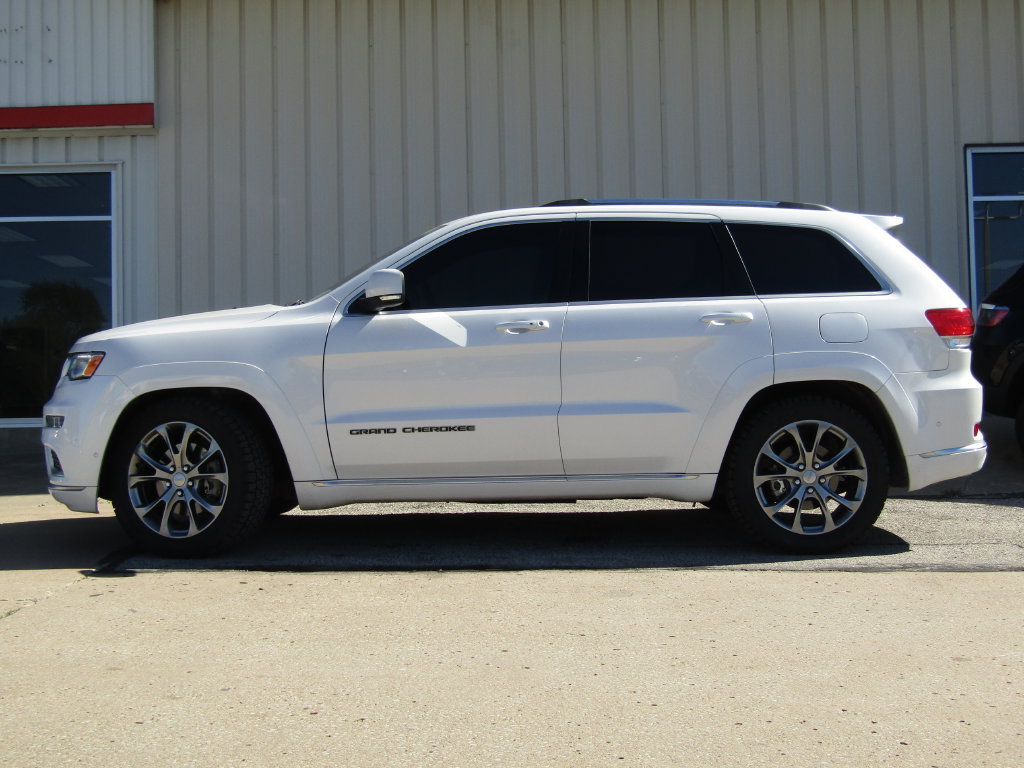 Used 2021 Jeep Grand Cherokee Summit AWD/4WD image 11