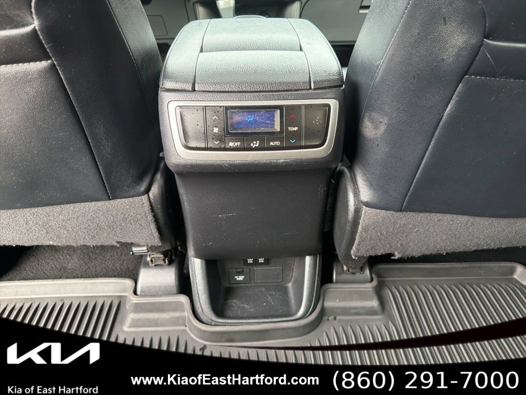 Used 2019 Toyota Highlander SE AWD/4WD image 21