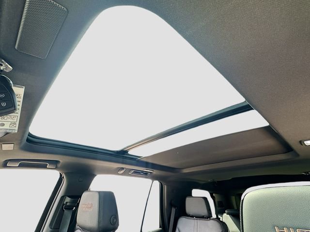 New 2026 Chevrolet Tahoe High Country w/ Sun And Tow Package image 24