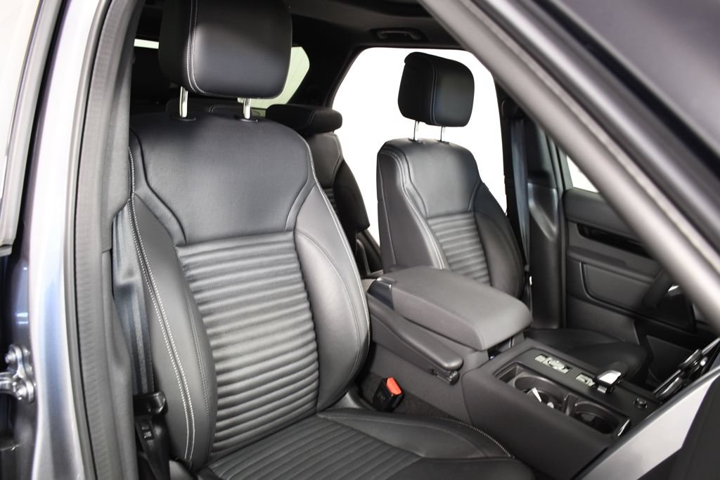 Certified 2025 Land Rover Discovery S AWD/4WD image 20