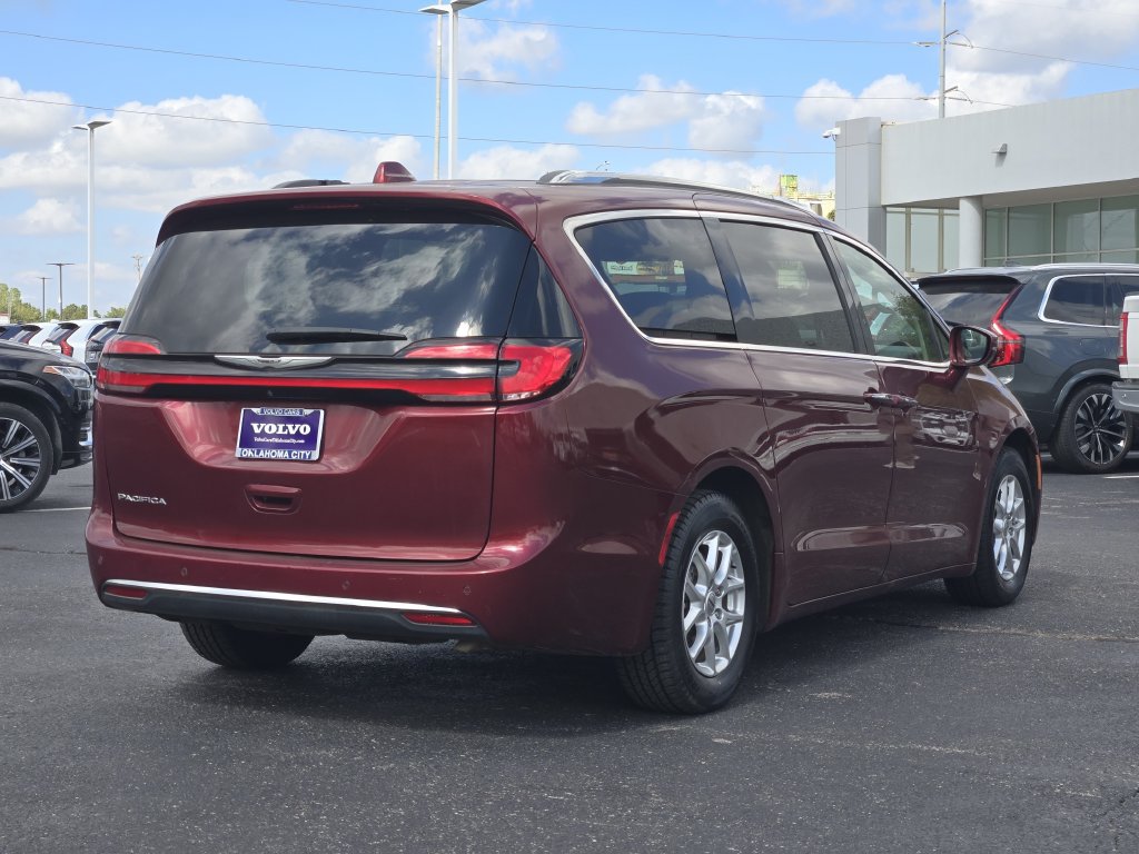 Used 2021 Chrysler Pacifica Touring-L FWD image 5