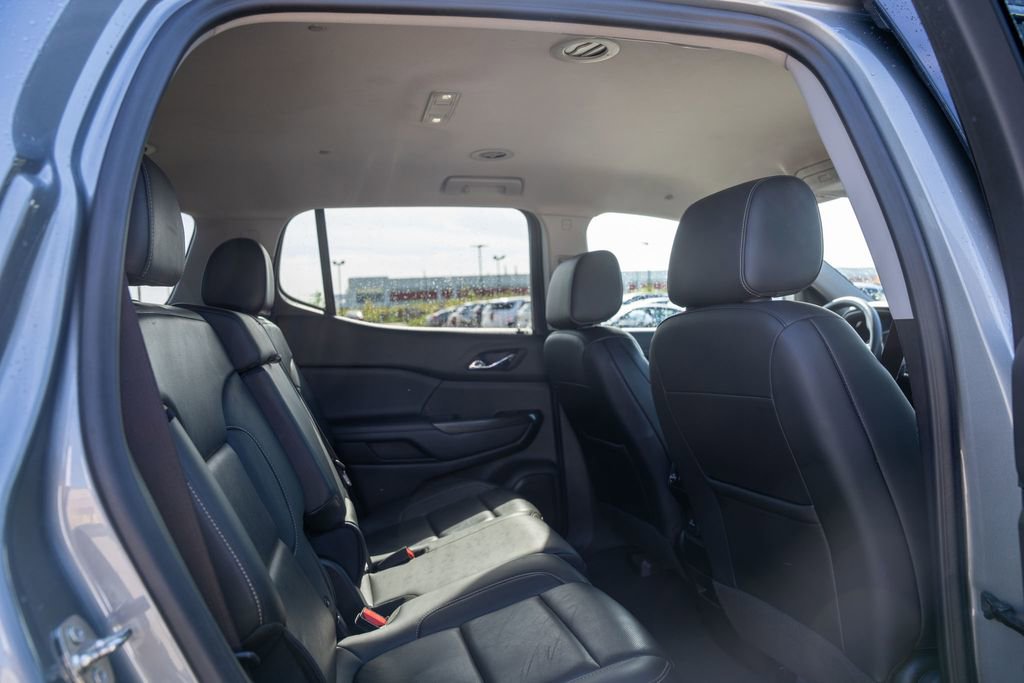Used 2023 GMC Acadia SLT image 15