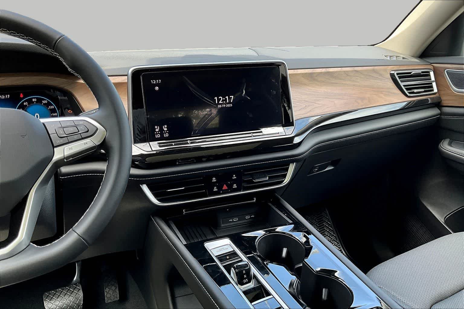 New 2026 Volkswagen Atlas SE FWD image 6