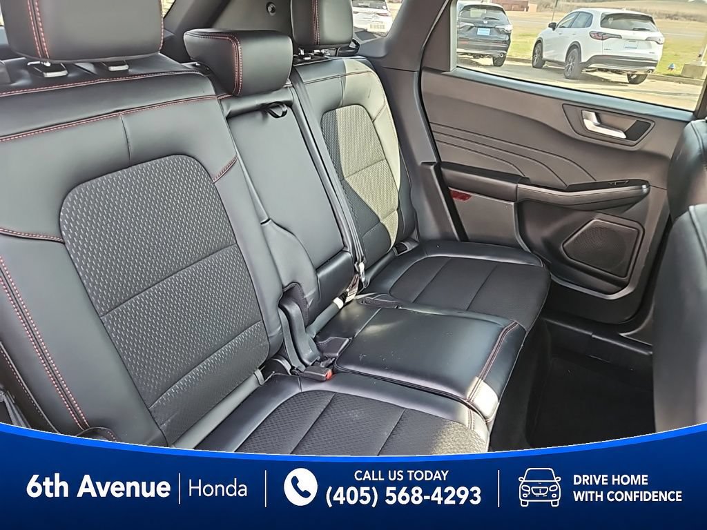 Used 2025 Ford Escape ST-Line AWD/4WD image 18