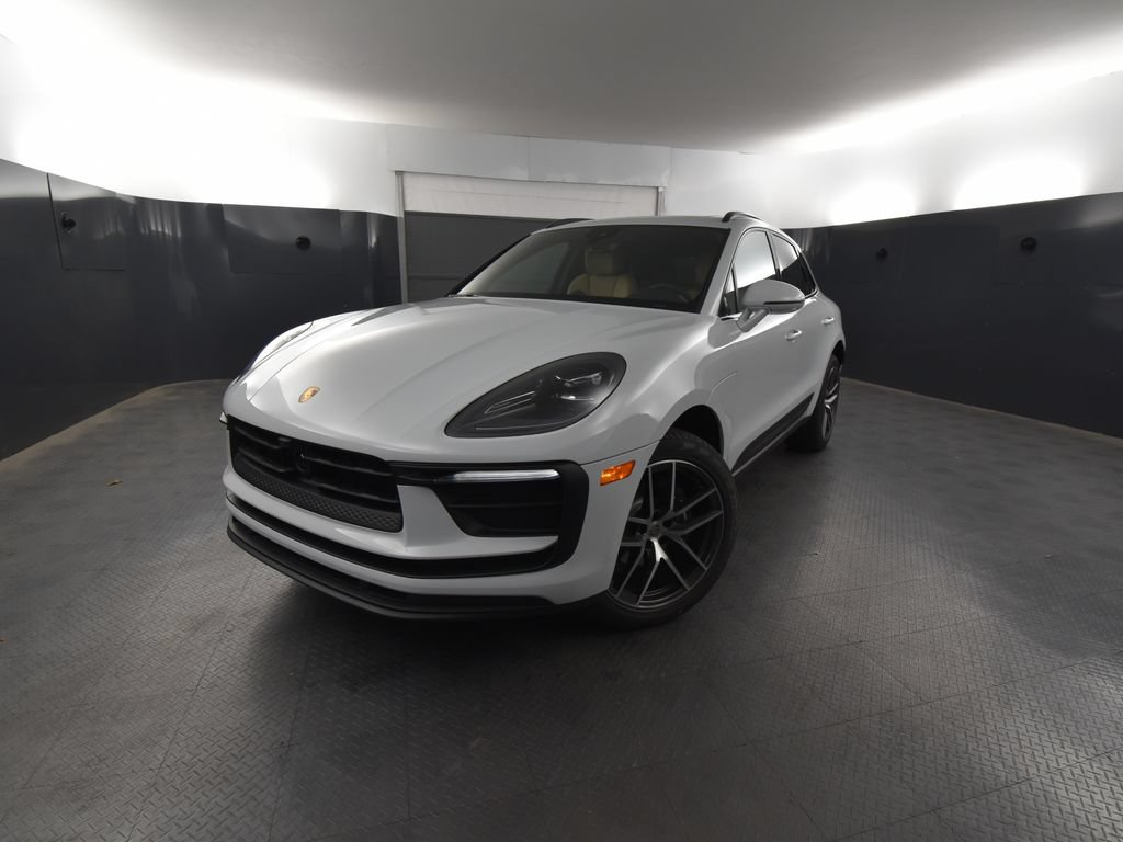 Used 2026 Porsche Macan AWD/4WD image 1