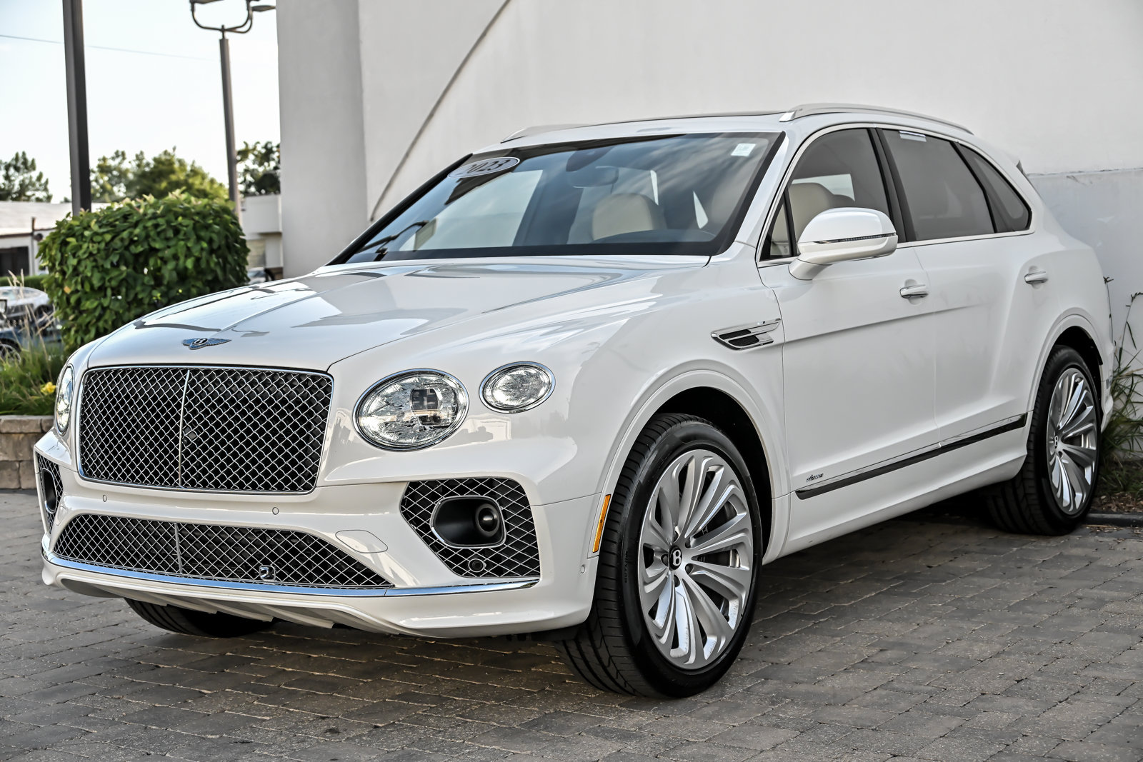 Certified 2023 Bentley Bentayga AWD/4WD image 5