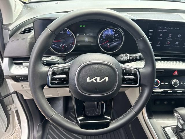 Used 2024 Kia Carnival LX FWD image 27