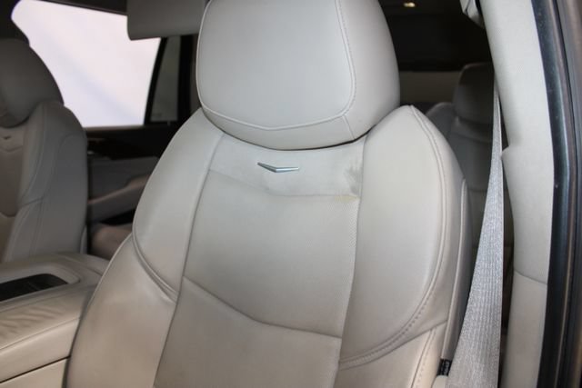 Used 2017 Cadillac Escalade Luxury AWD/4WD image 8