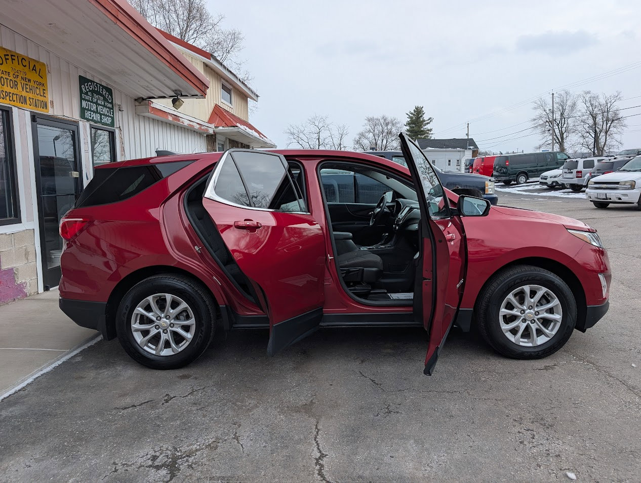 Used 2018 Chevrolet Equinox LT image 17
