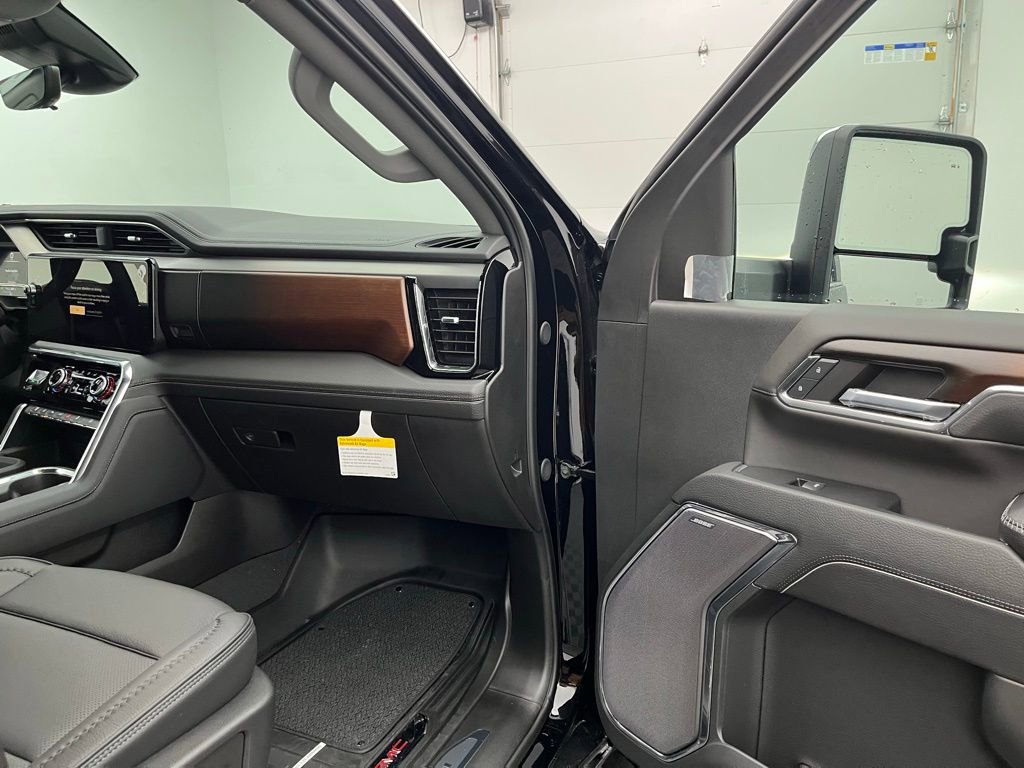 New 2024 GMC Sierra 2500 Denali w/ Denali Reserve Package image 32
