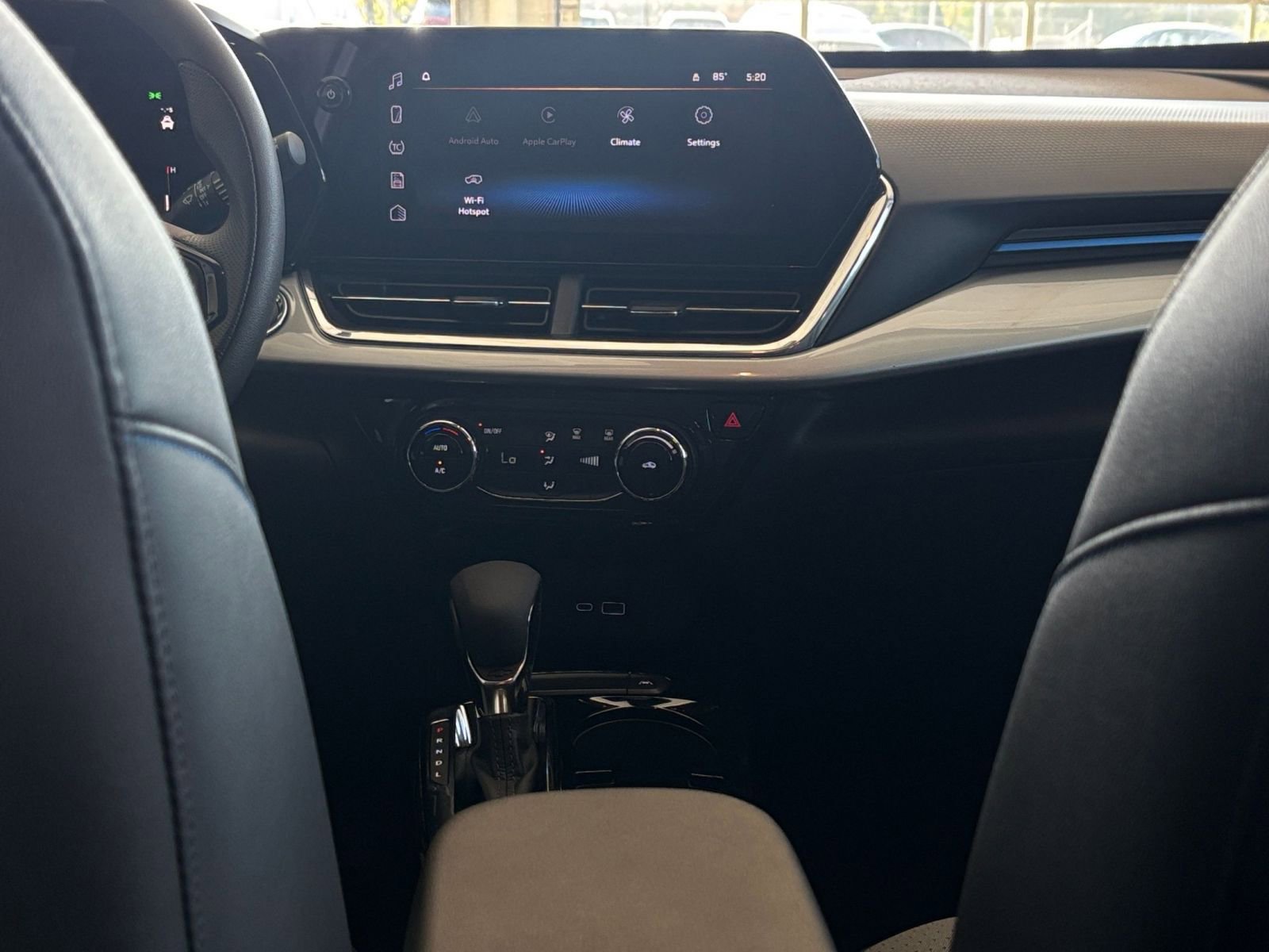 Used 2025 Chevrolet Trax LT image 17