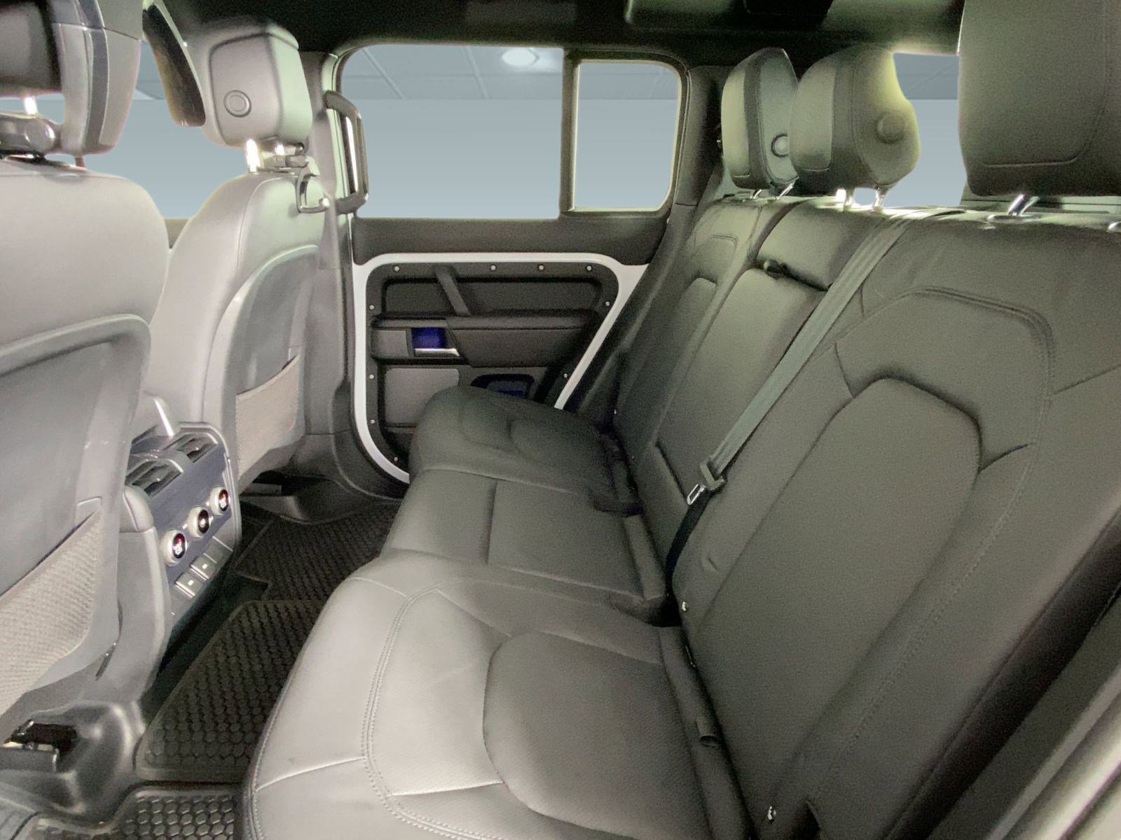 Used 2023 Land Rover Defender 110 V8 image 21