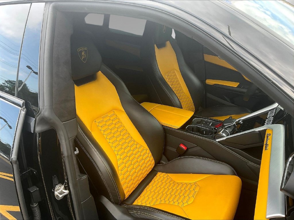 Used 2021 Lamborghini Urus AWD/4WD image 29