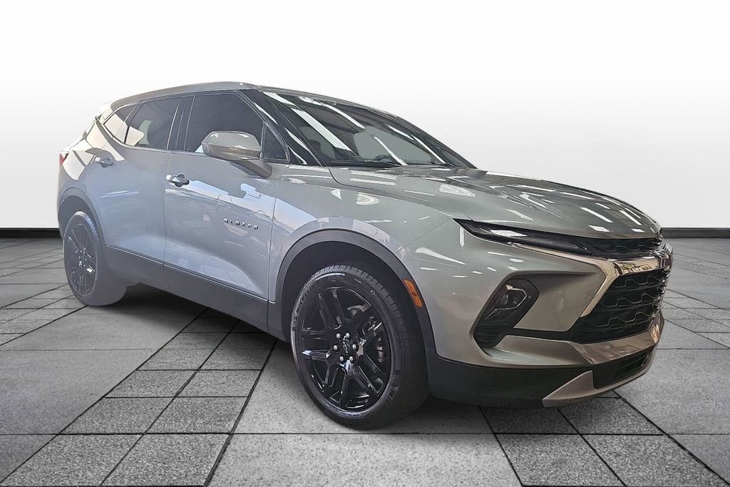 Used 2023 Chevrolet Blazer LT w/ Driver Confidence Package FWD image 3