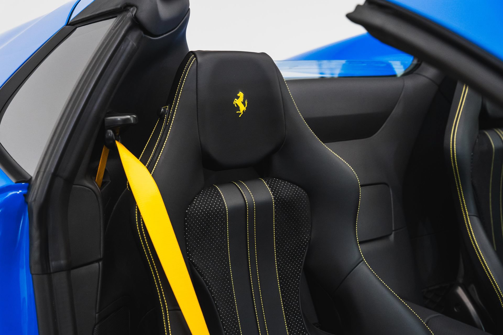 Used 2022 Ferrari 812 GTS RWD image 75