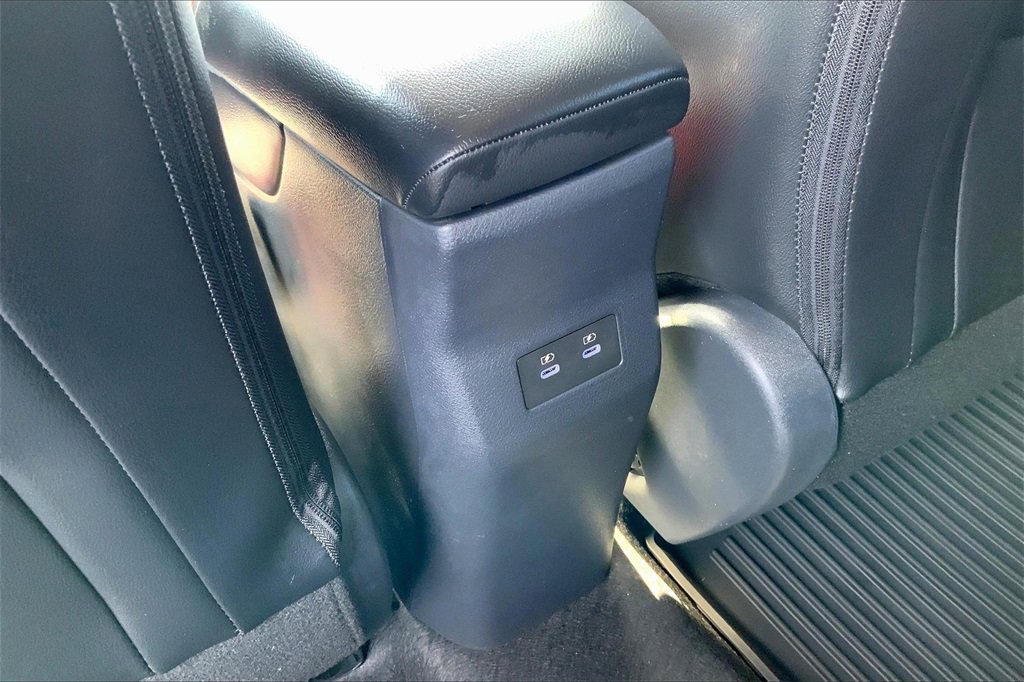 New 2025 Nissan Kicks SR image 16