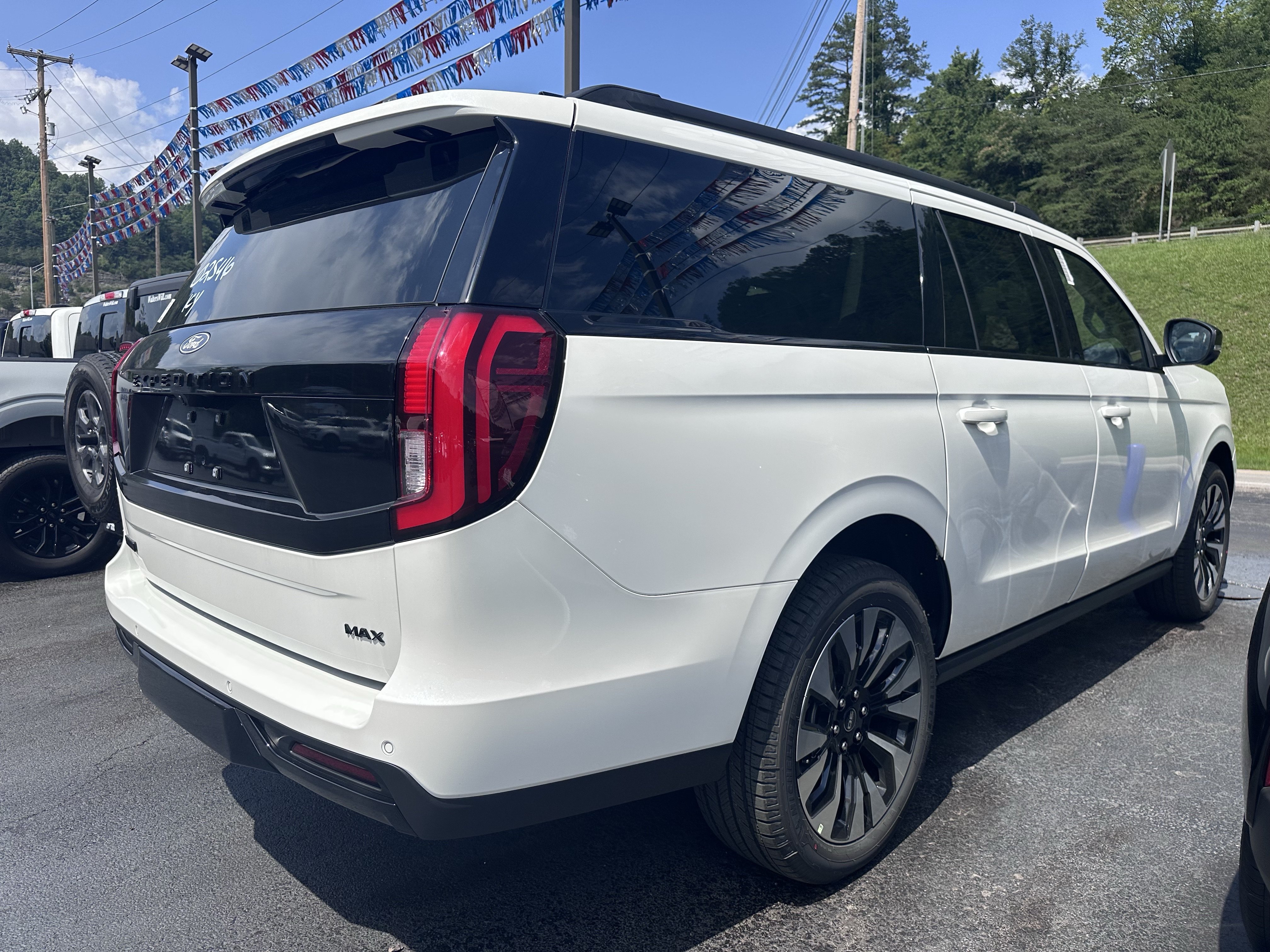 New 2027 Ford Expedition Max Platinum AWD/4WD image 12
