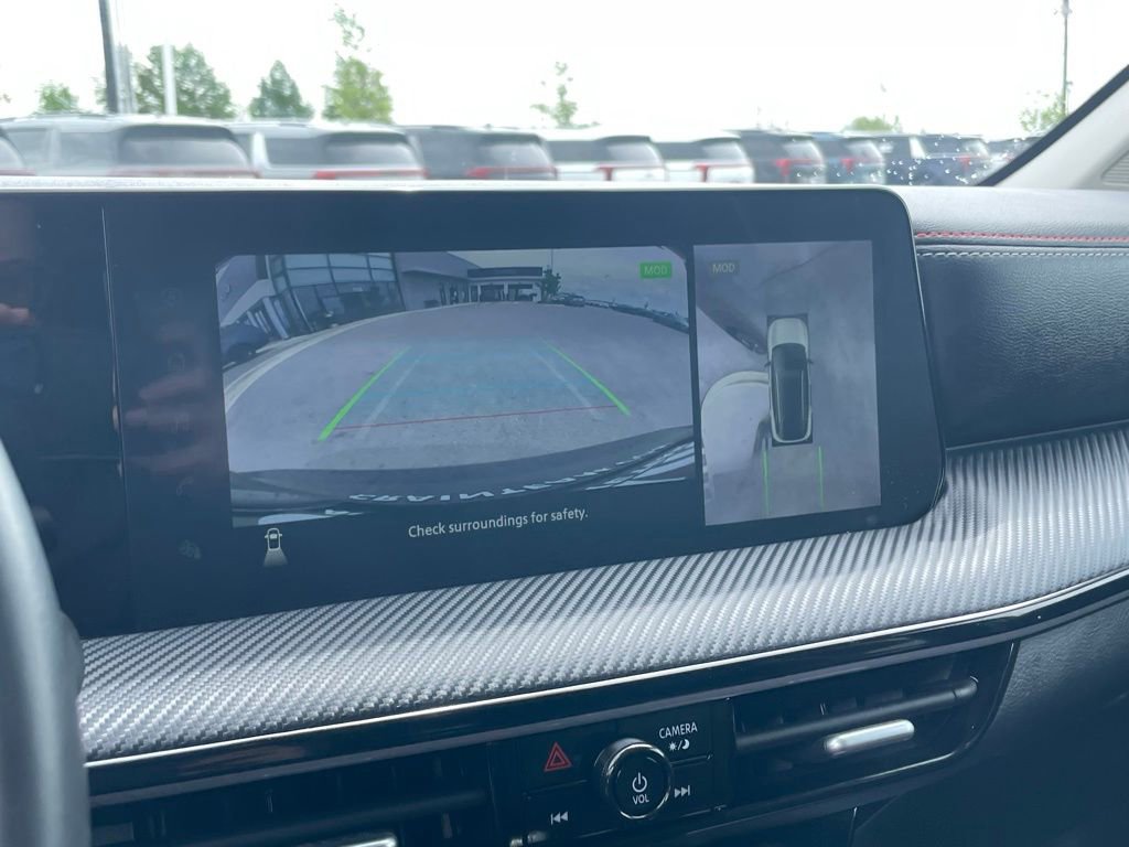 Used 2025 Nissan Kicks SR FWD image 16