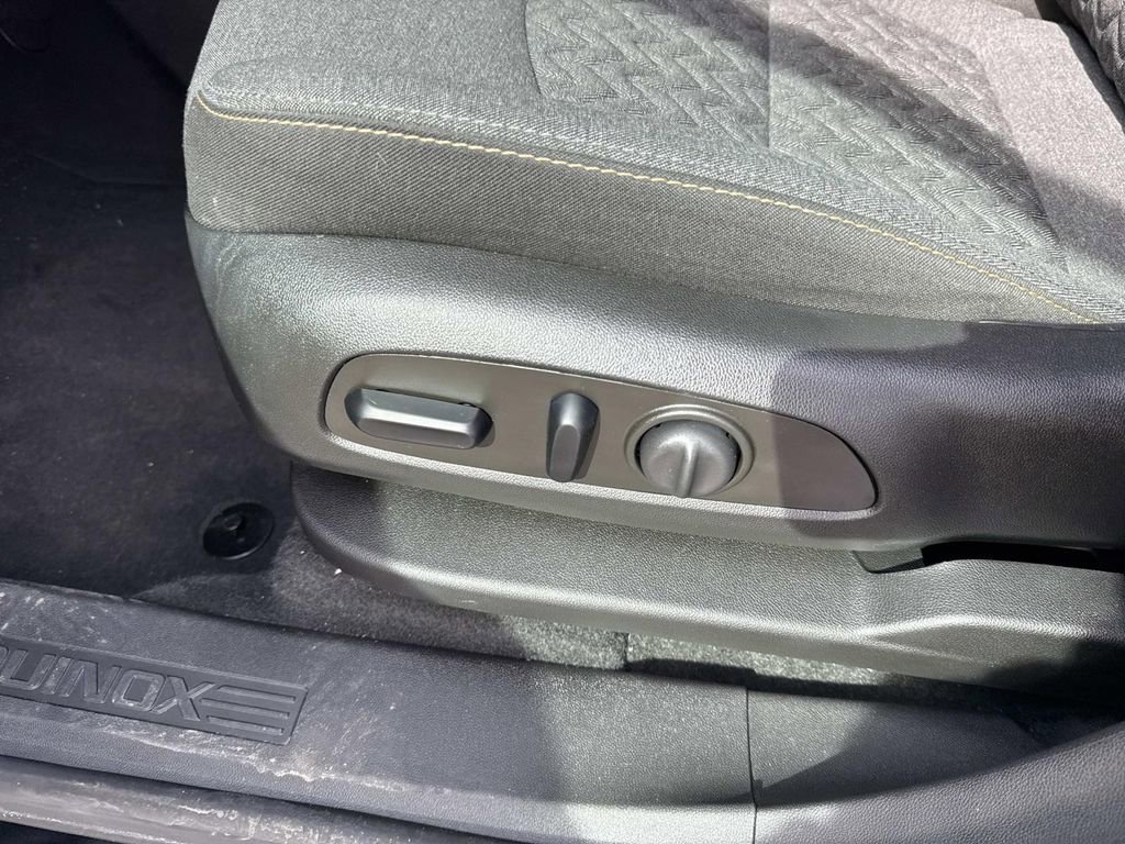 Used 2023 Chevrolet Equinox LT w/ Driver Convenience Package image 20