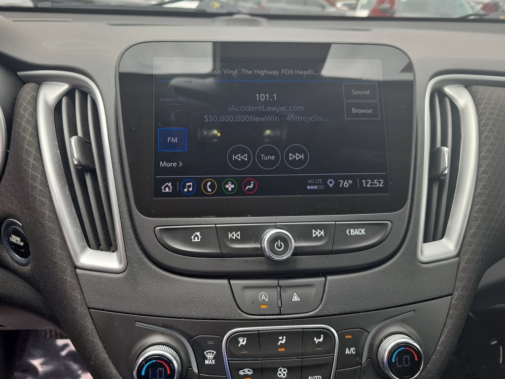 Used 2023 Chevrolet Malibu LT FWD image 17