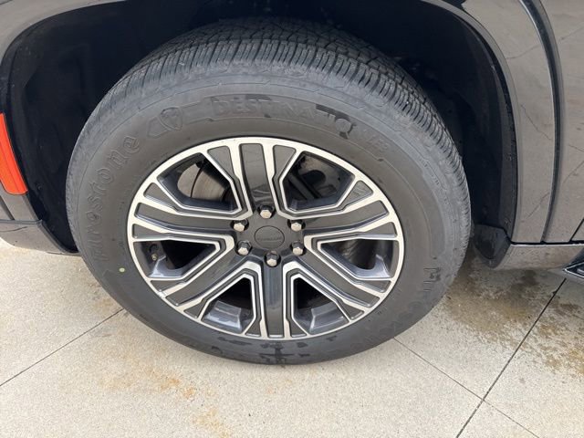 Used 2024 Jeep Wagoneer L Series II w/ Flexible Seating Group image 12