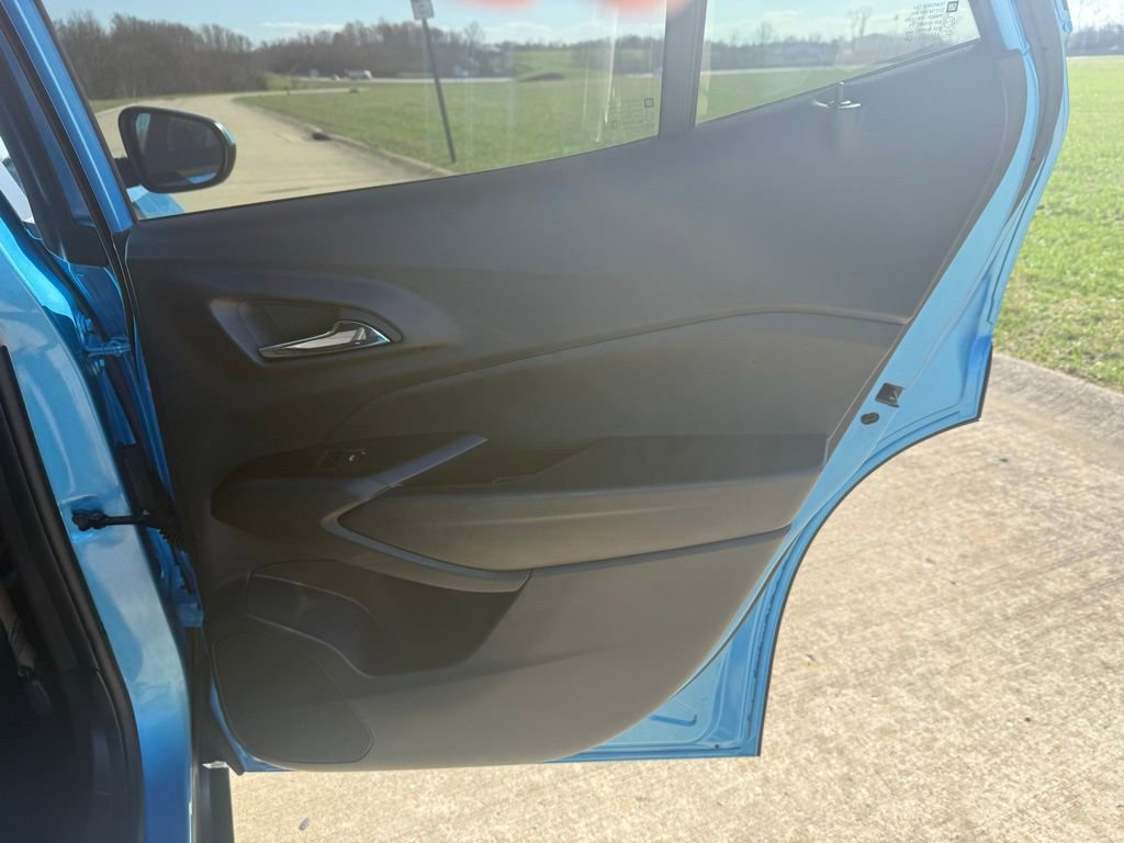 Used 2025 Chevrolet Trax LT image 14