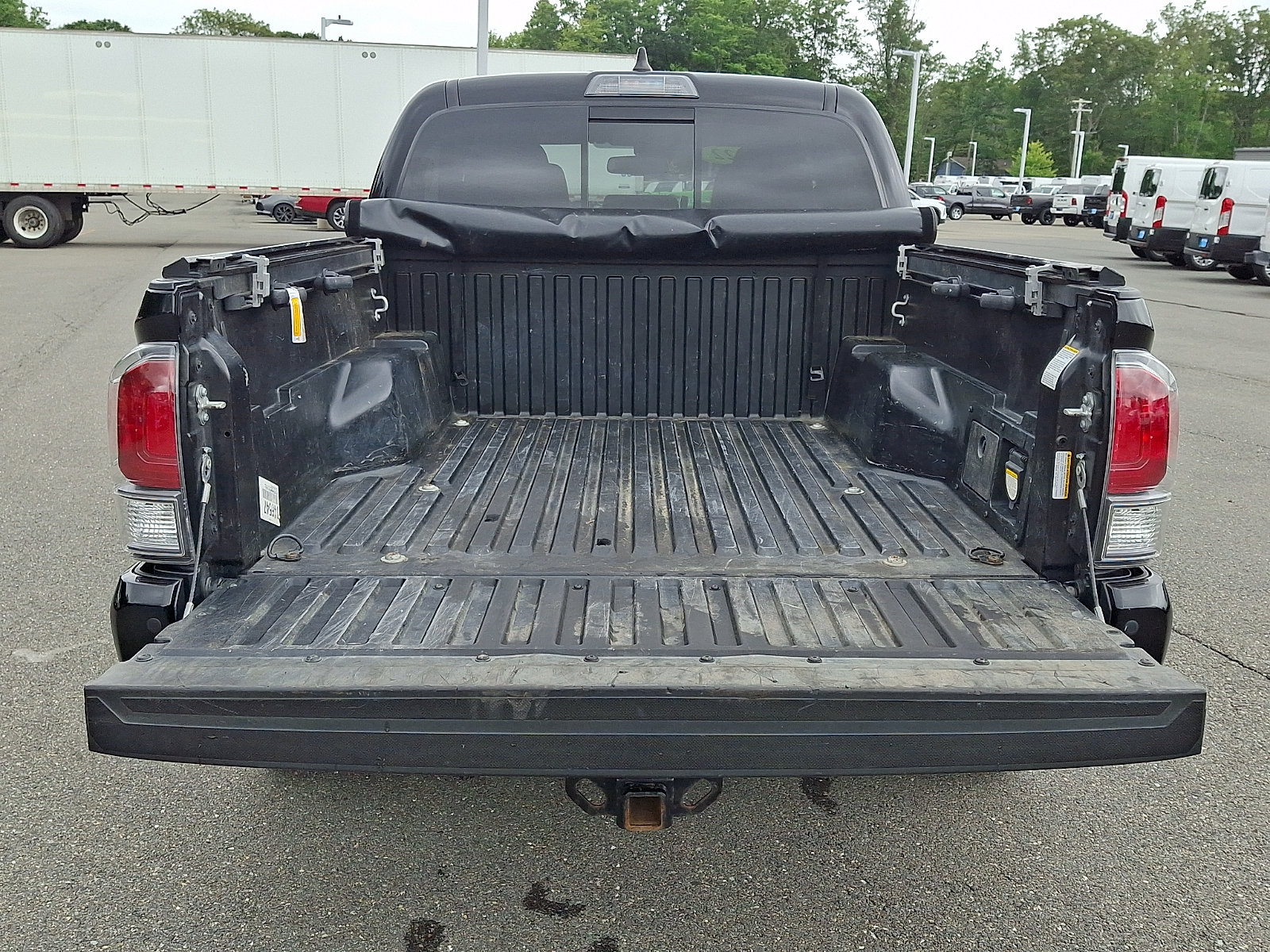 Used 2022 Toyota Tacoma TRD Off-Road w/ Technology Package AWD/4WD image 28
