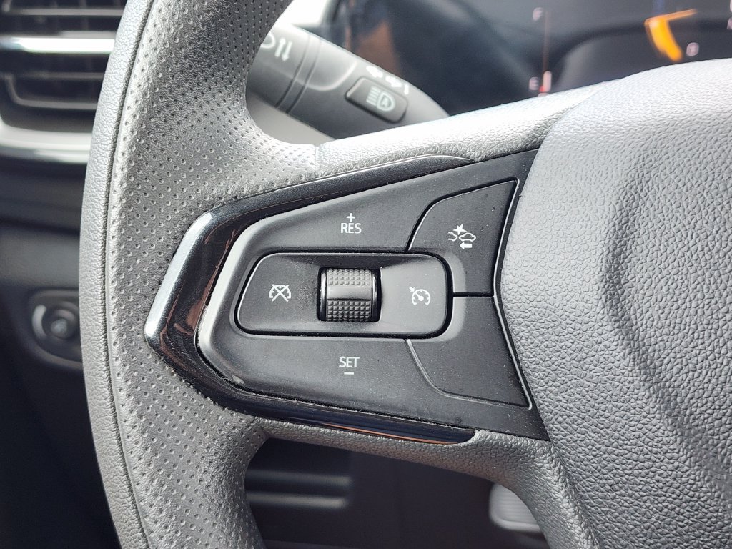 Used 2025 Chevrolet TrailBlazer LT FWD image 24