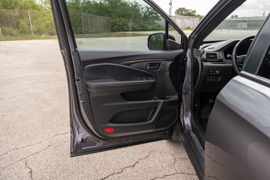 Used 2025 Honda Ridgeline TrailSport image 10