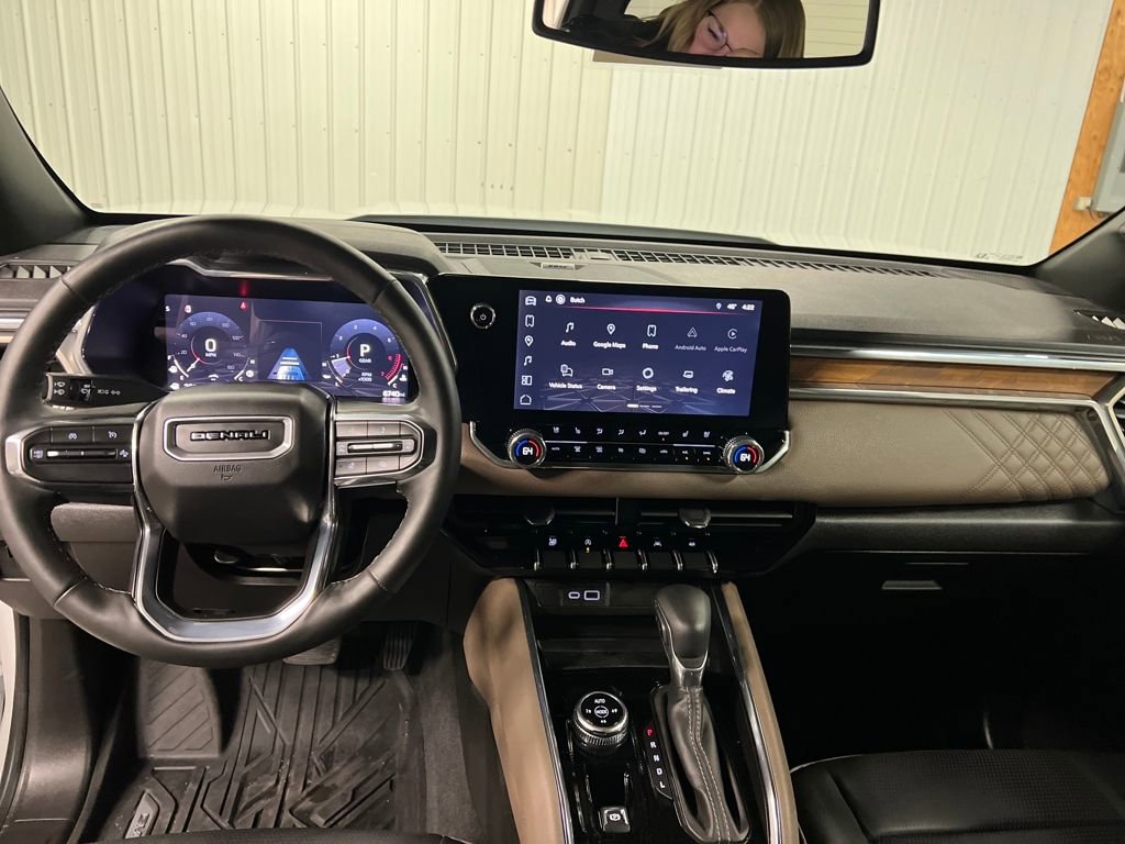 Certified 2025 GMC Canyon Denali image 17