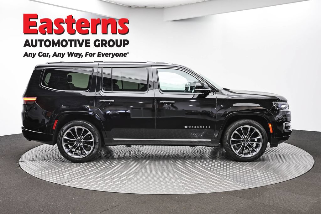 Used 2024 Jeep Wagoneer Series III w/ Premium Group I AWD/4WD image 4