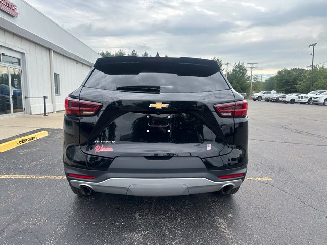 Used 2025 Chevrolet Blazer LT FWD image 8