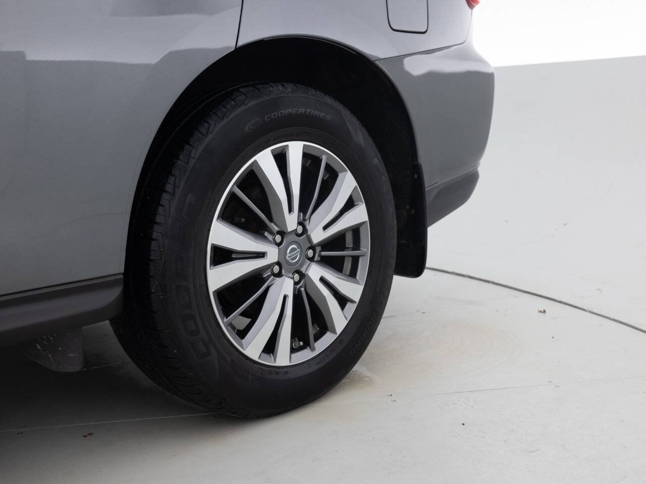 Used 2018 Nissan Pathfinder S AWD/4WD image 20