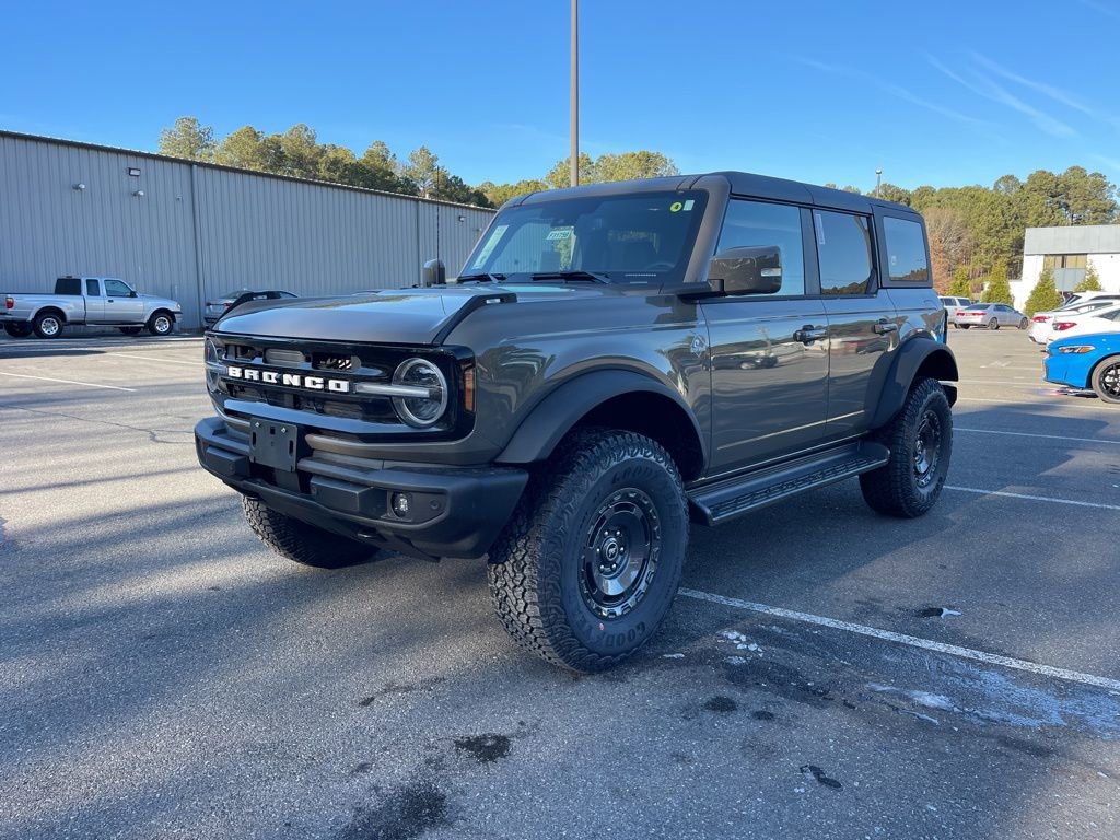 New 2025 Ford Bronco Outer Banks w/ Sasquatch Package video 2
