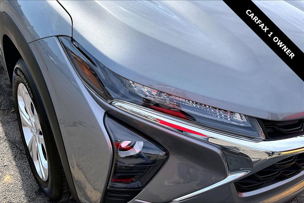 Used 2025 Chevrolet Trax LS image 30