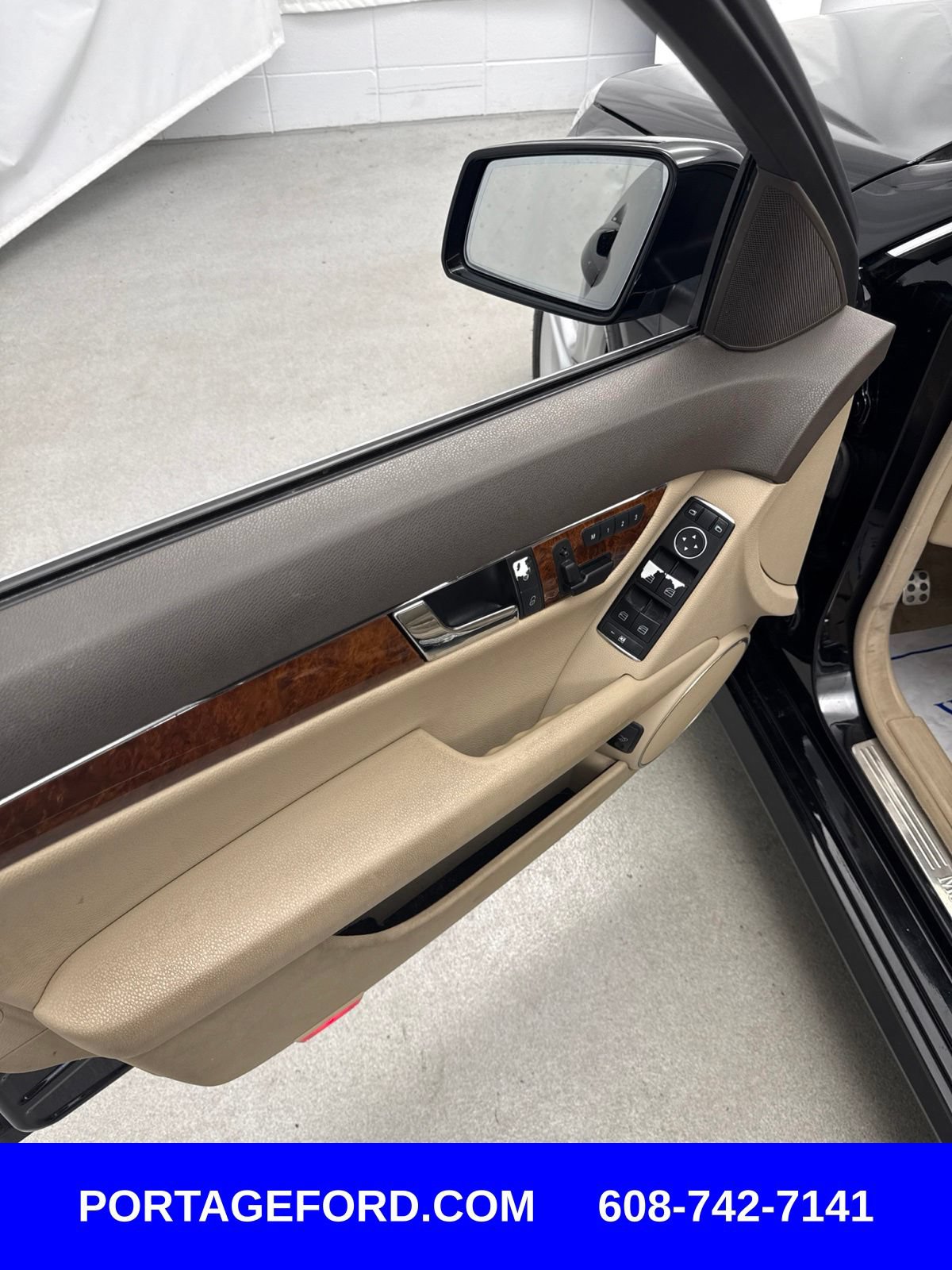 Used 2011 Mercedes-Benz C 300 4MATIC Sedan image 12