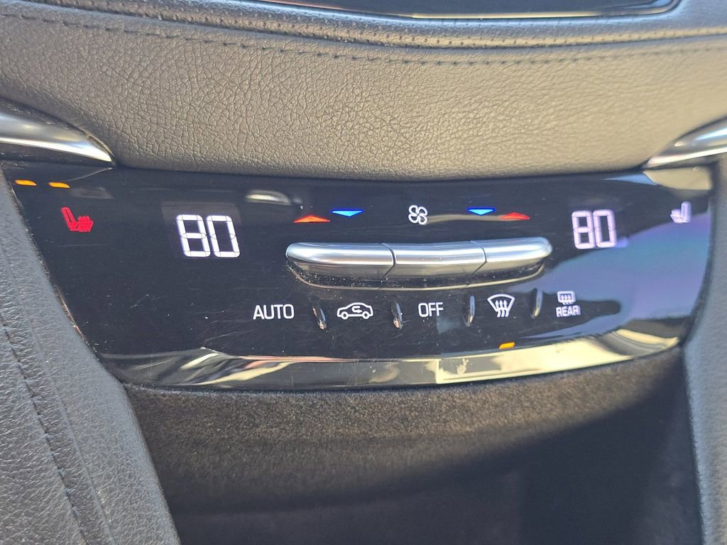 Used 2018 Cadillac XT5 AWD image 4