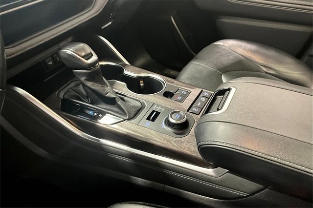 Used 2020 Toyota Highlander Limited image 18