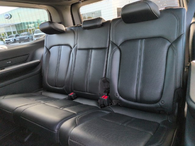 Used 2022 Jeep Wagoneer Series III AWD/4WD image 28