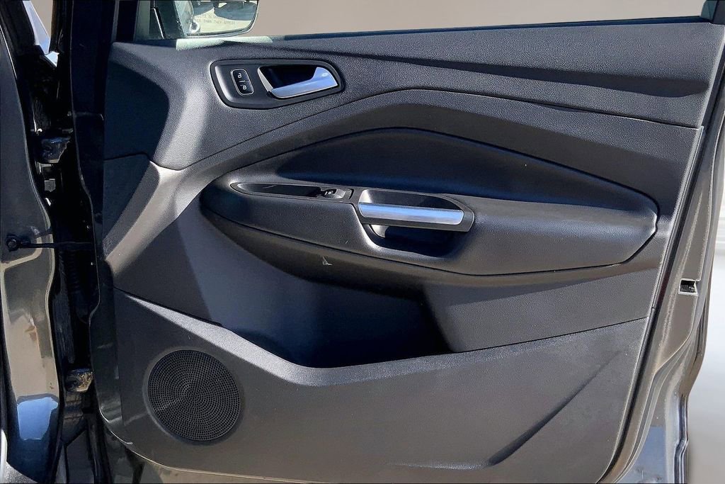 Used 2017 Ford Escape SE image 22