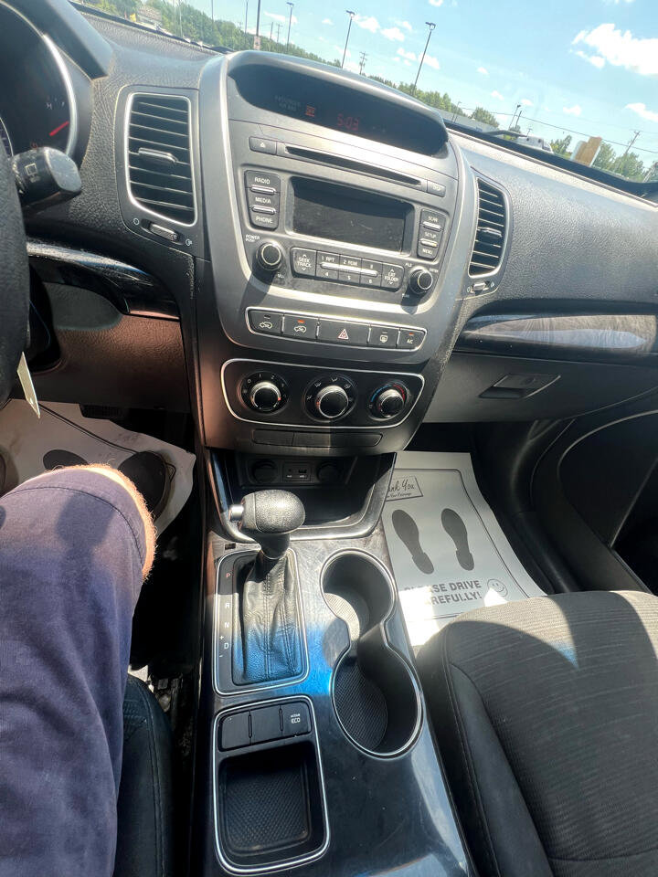 Used 2014 Kia Sorento LX image 23