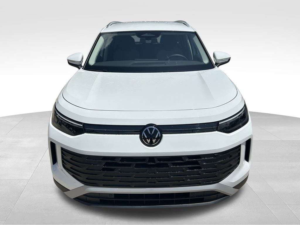 Used 2025 Volkswagen Tiguan S image 8