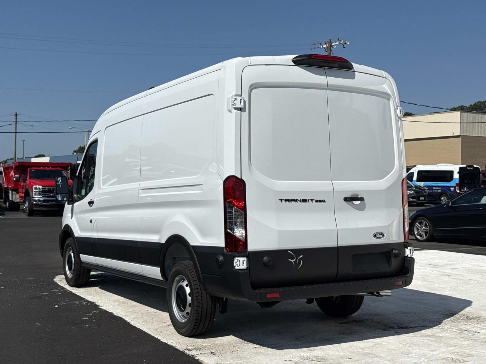 New 2026 Ford Transit 250 148 Medium Roof w/ Load Area Protection Package RWD image 5